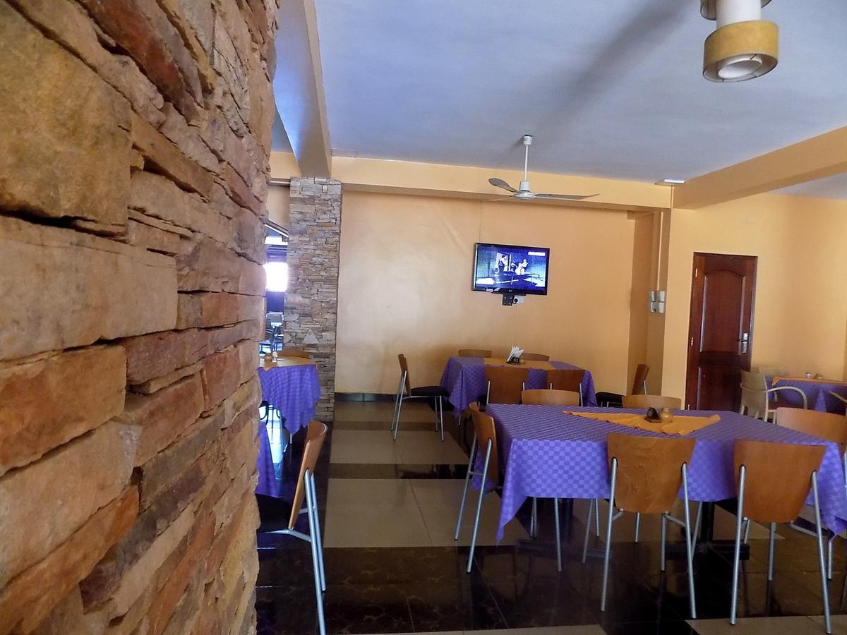 G-One Hotel Kampala Luaran gambar