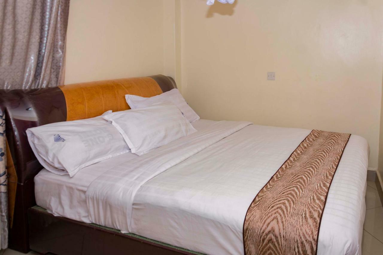 G-One Hotel Kampala Luaran gambar
